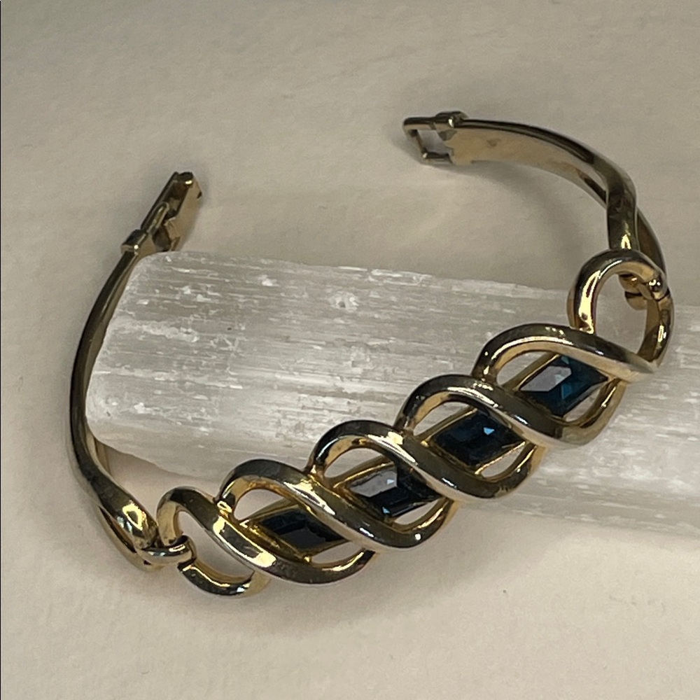 Vintage Marvella Twisted Woven Gold Tone Design Four Blue Rhinestones Bracelet
